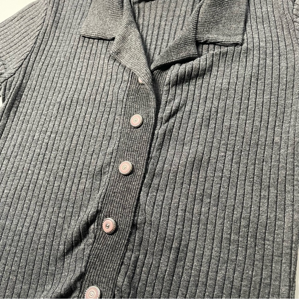 Eunice Gray Ribbed Button-Up polo - Picture 3 of 4